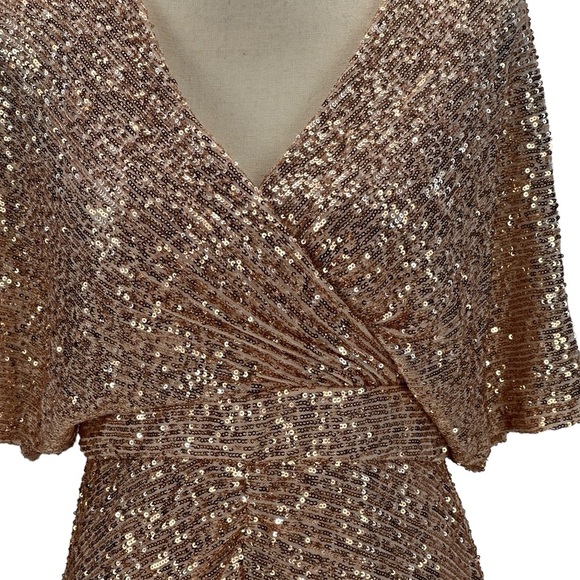 Nightway Short Sleeve V-Neck High-Low Sequin Dress - Gold - size 8 - Picture 2 of 12